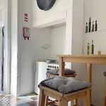 Central Hidden Gem Rustic Modern 2 Bedroom Flat