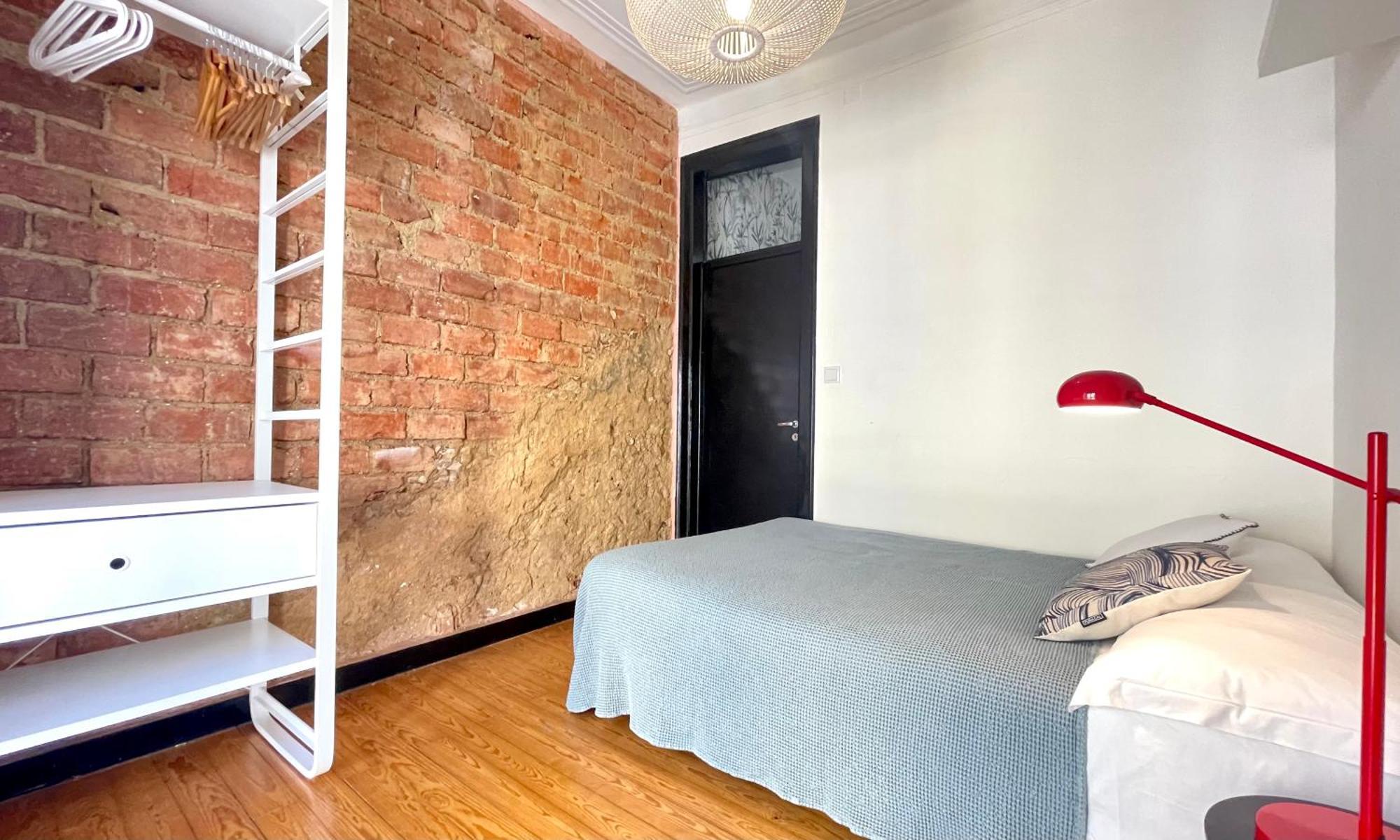 Hidden Gem Rustic Modern 2 Bedroom Flat